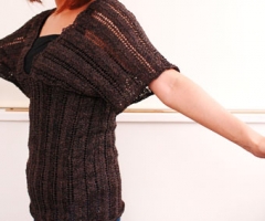 V-necked sweater03