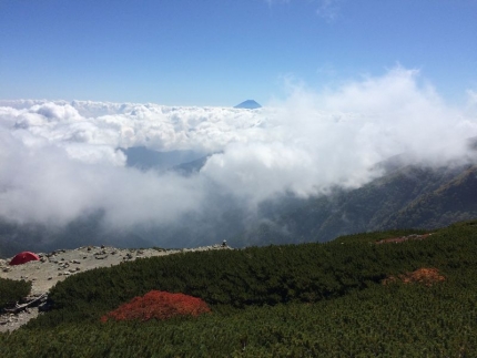 北岳山荘から富士山