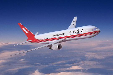 上海航空は、パイロットやCAに結婚相手の報告を義務化、許可、不許可を会社が決定！
