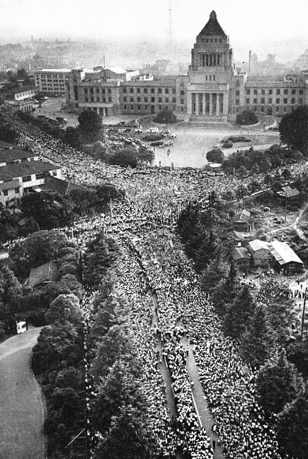 1960_Protests_against_the_United_States-Japan_Security_Treaty_07.jpg