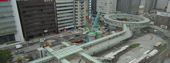 新横浜駅前の地下新駅の建設